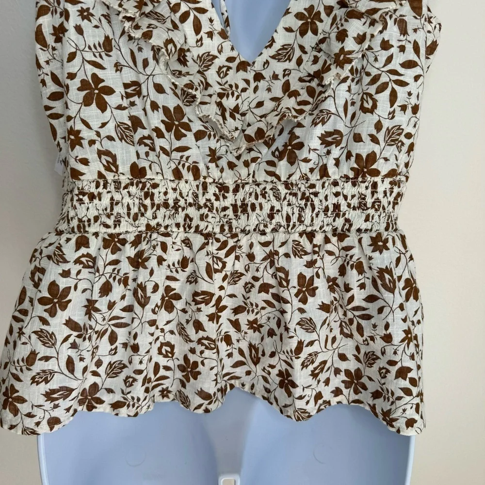 Flutter-Sleeve Floral V-Neck Tie-Back Top Size: M - Picture 11 of 16